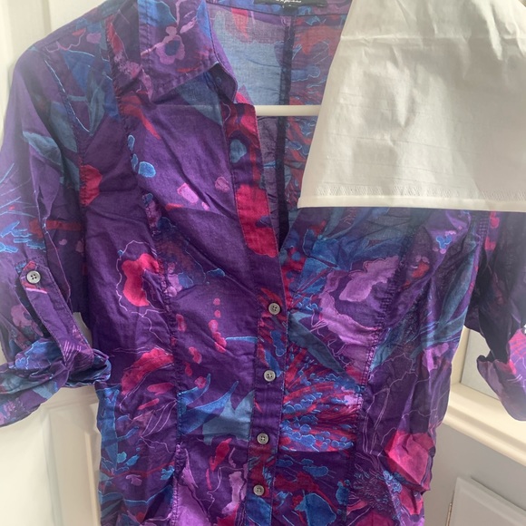 Express Button Down Top - Picture 9 of 10